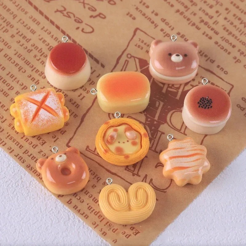 Food Snacks For Party - ชาร์มเรซิ่นรูปขนมปังพุดดิ้งหมีน่ารัก 10 ชิ้น ของตกแต่งขนมจำลอง สำหรับงาน DIY